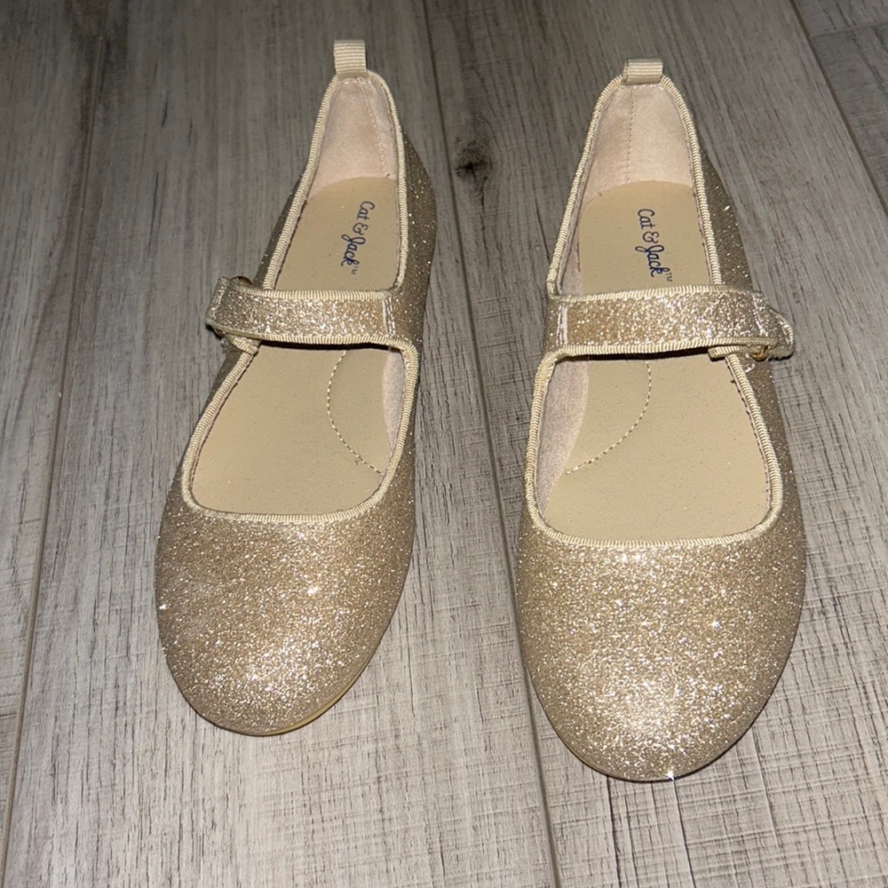 Girl Cat and Jack Gold dress shoes in size 13